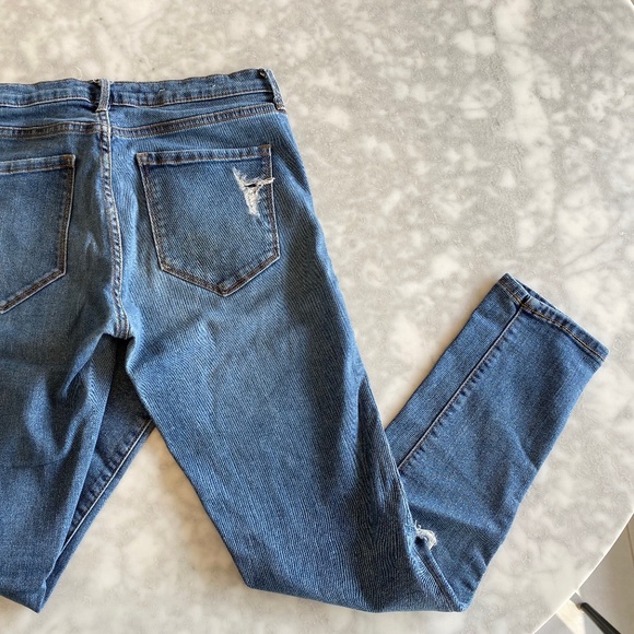 Banana Republic 'Skinny Ankle' Jean - Picture 5 of 7